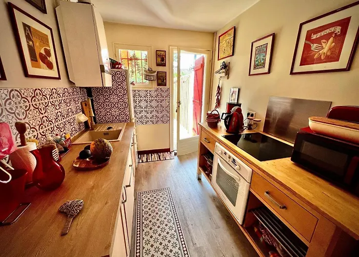 La Maison Des Pins Les Abatilles Feriehus *