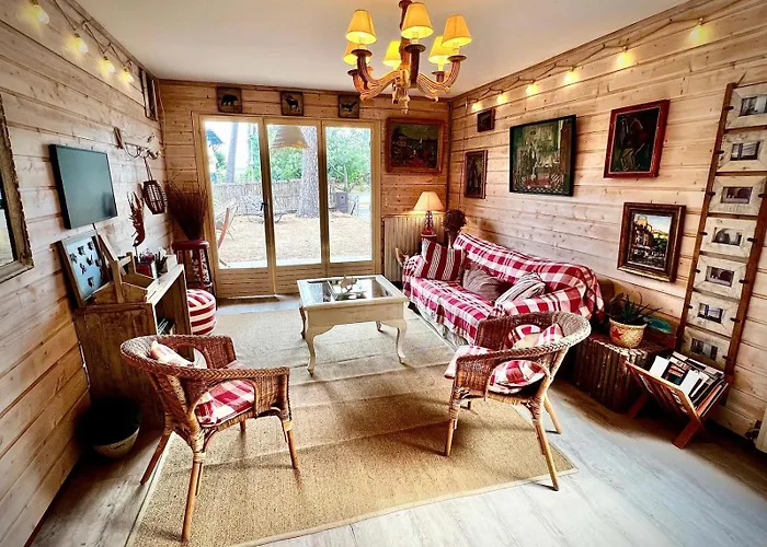 La Maison Des Pins Les Abatilles Feriehus